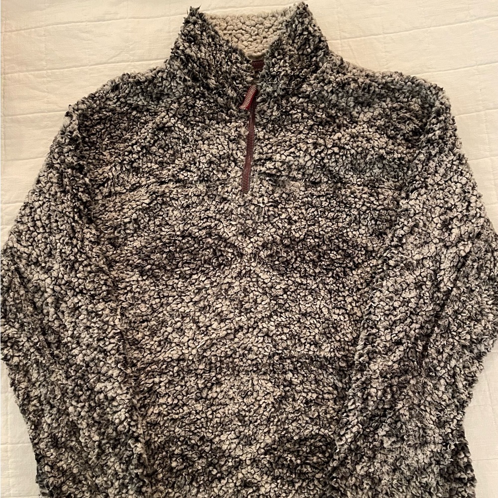 Men’s True Grit Sherpa 1/4 zip pull over jacket. Excellent condition, worn twice